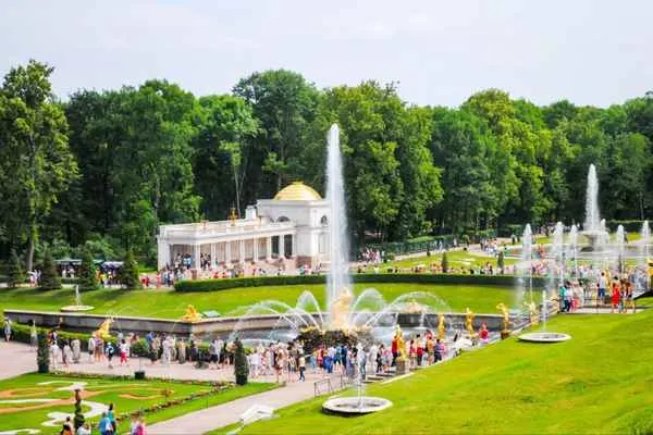 Local parks as well as country parks offer a wide range of activities and fun pastimes.