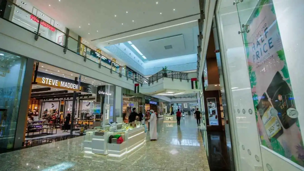 Chigwell tube area offers most shopping options in Chigwell