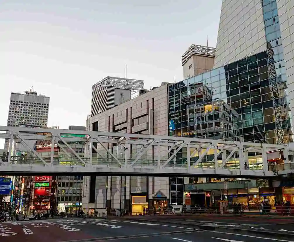 It is home to the International Exhibition and Convention Centre ExCel London